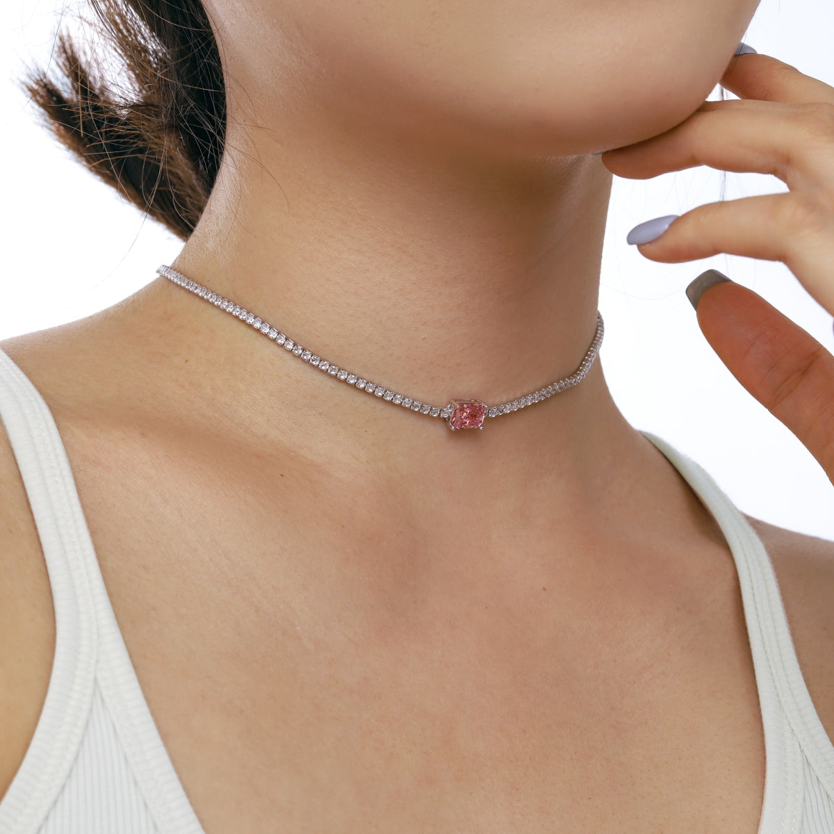 [Love More]2.0 carat Ornate Emerald Cut Necklace