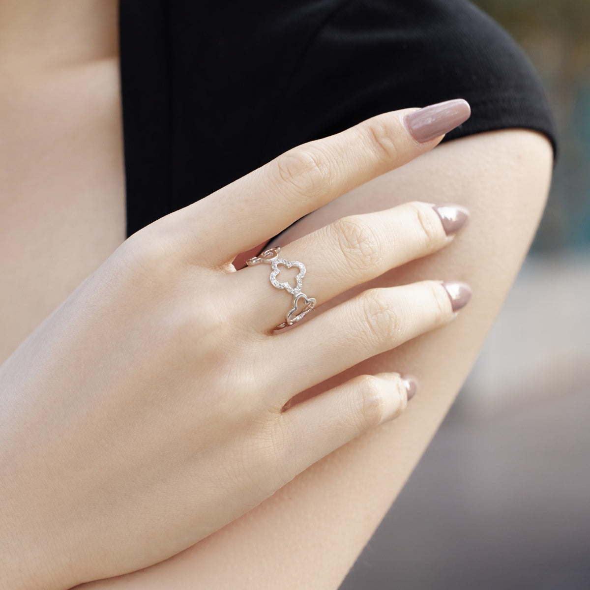[Love More]Hollow Design Four-Leaf Clover Flower Shape Ring