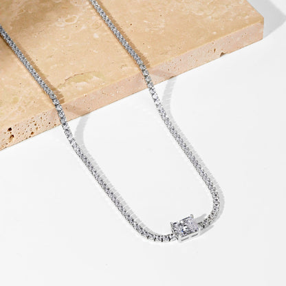 [Love More]2.0 carat Ornate Emerald Cut Necklace