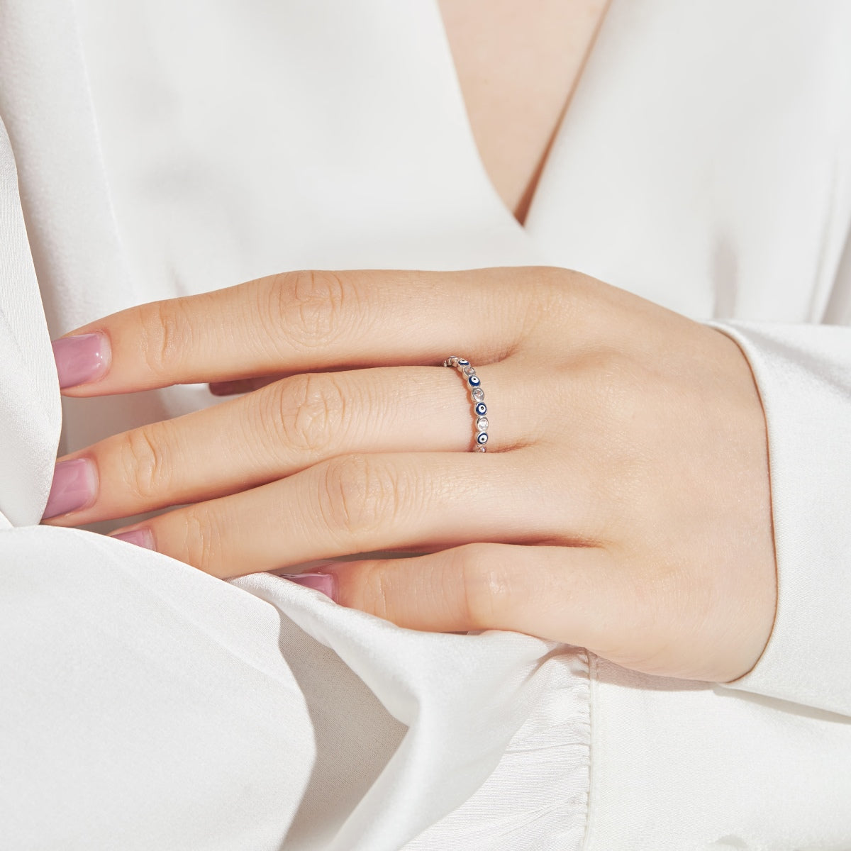 [Love More]Sparkling Vibrant Round Shape Daily Ring