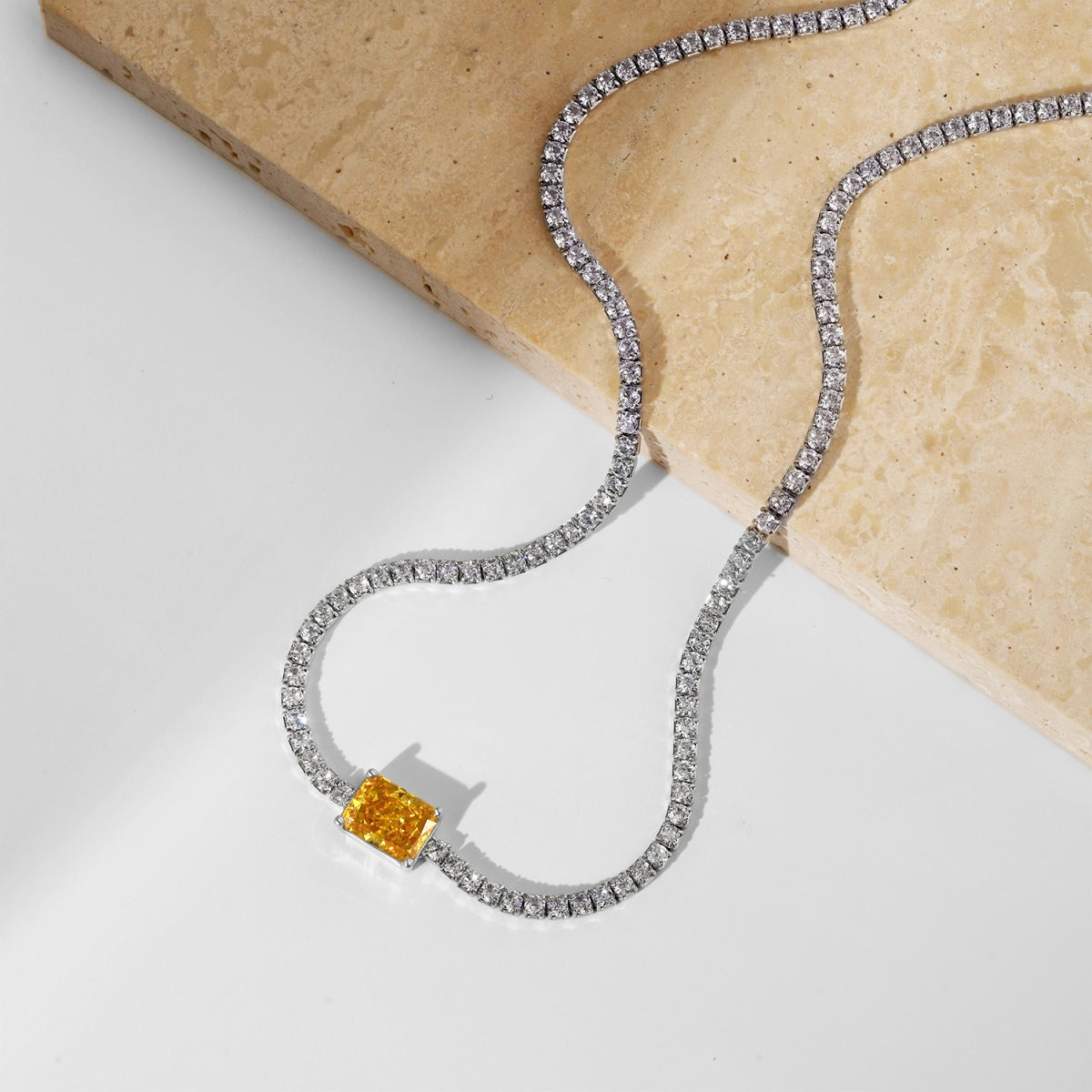 [Love More]2.0 carat Ornate Emerald Cut Necklace