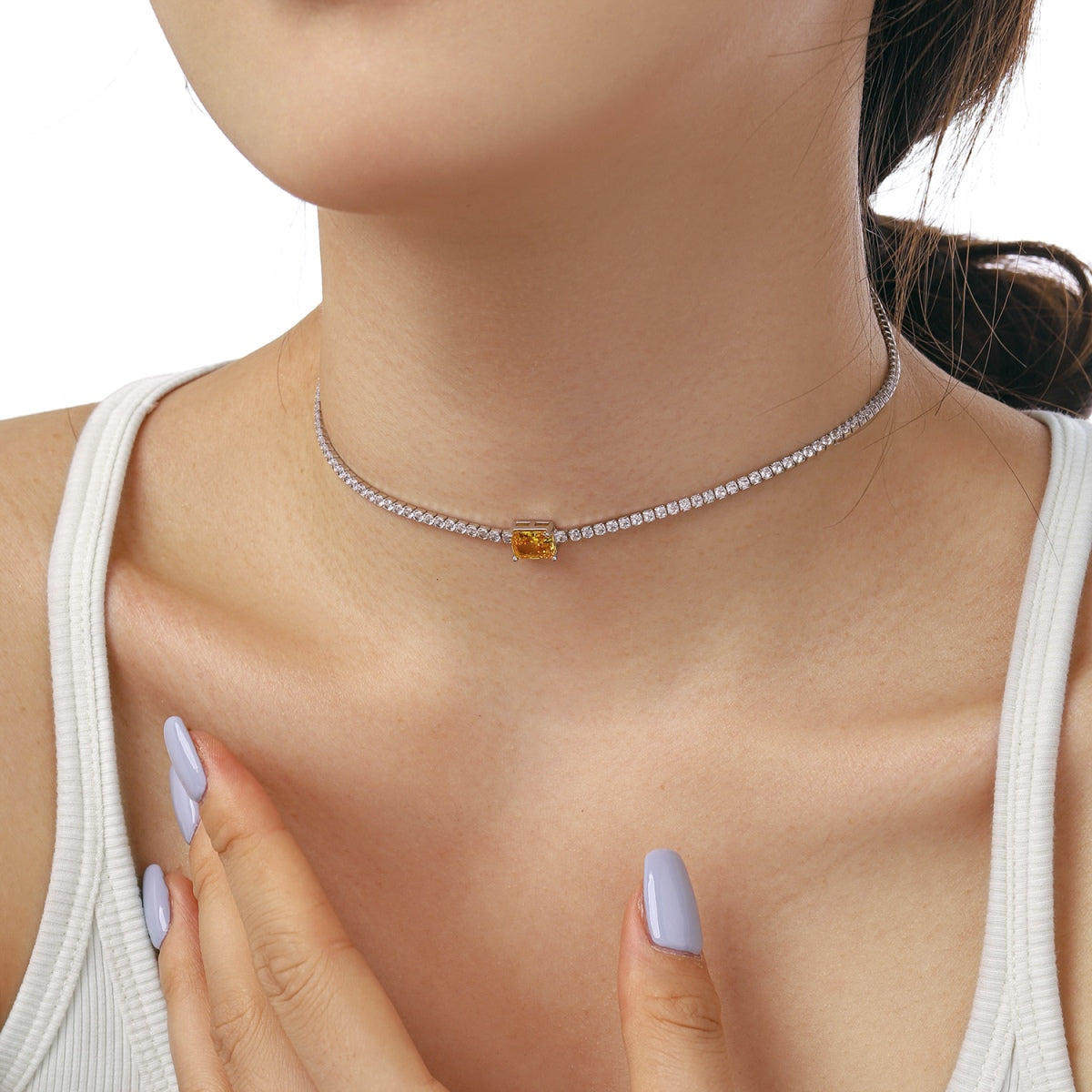 [Love More]2.0 carat Ornate Emerald Cut Necklace