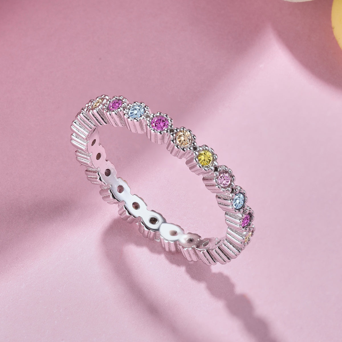 [Love More]Unique Scintillating Round Cut Daily Ring