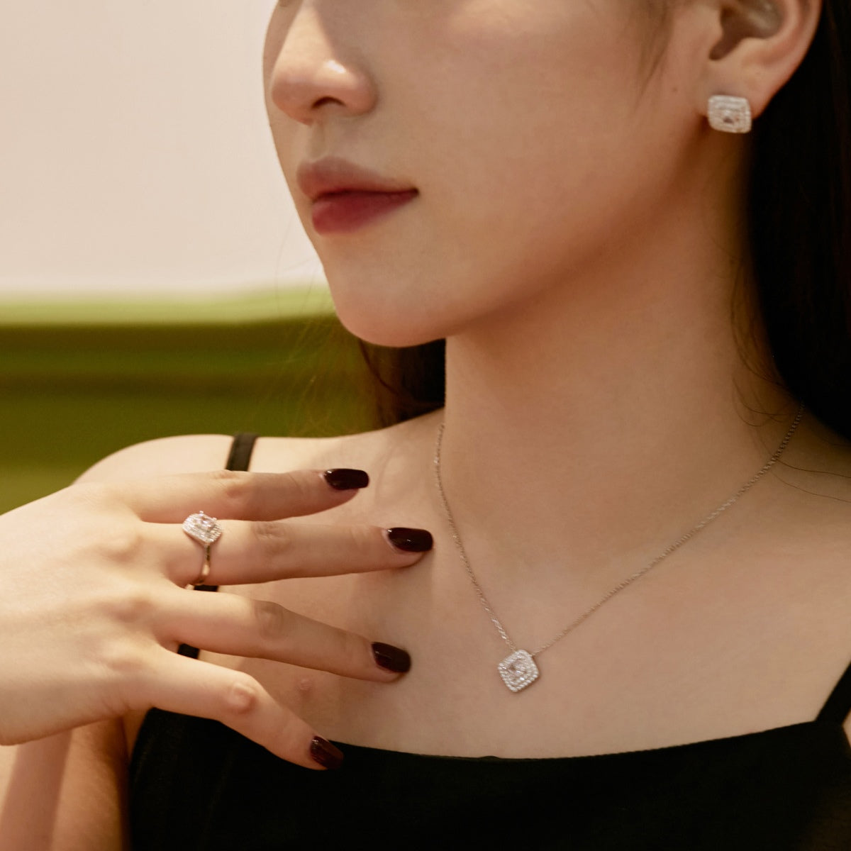 [Love More]Sparkling Asscher Cut Necklace