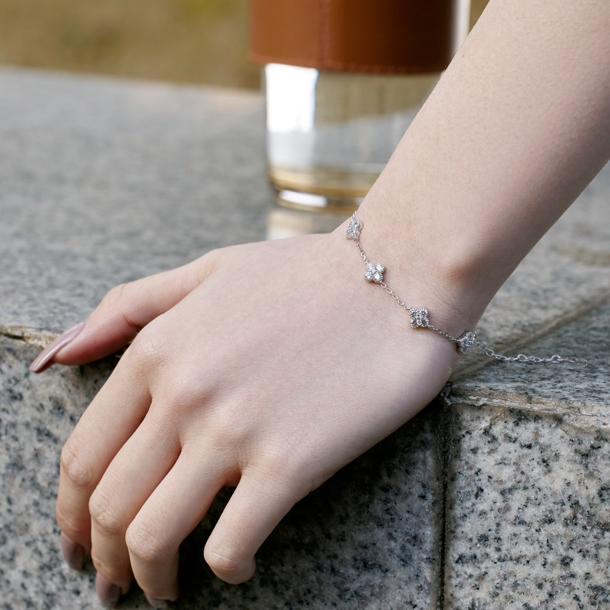 [Love More]Four-Leaf Clover Hollow Butterfly Bracelet