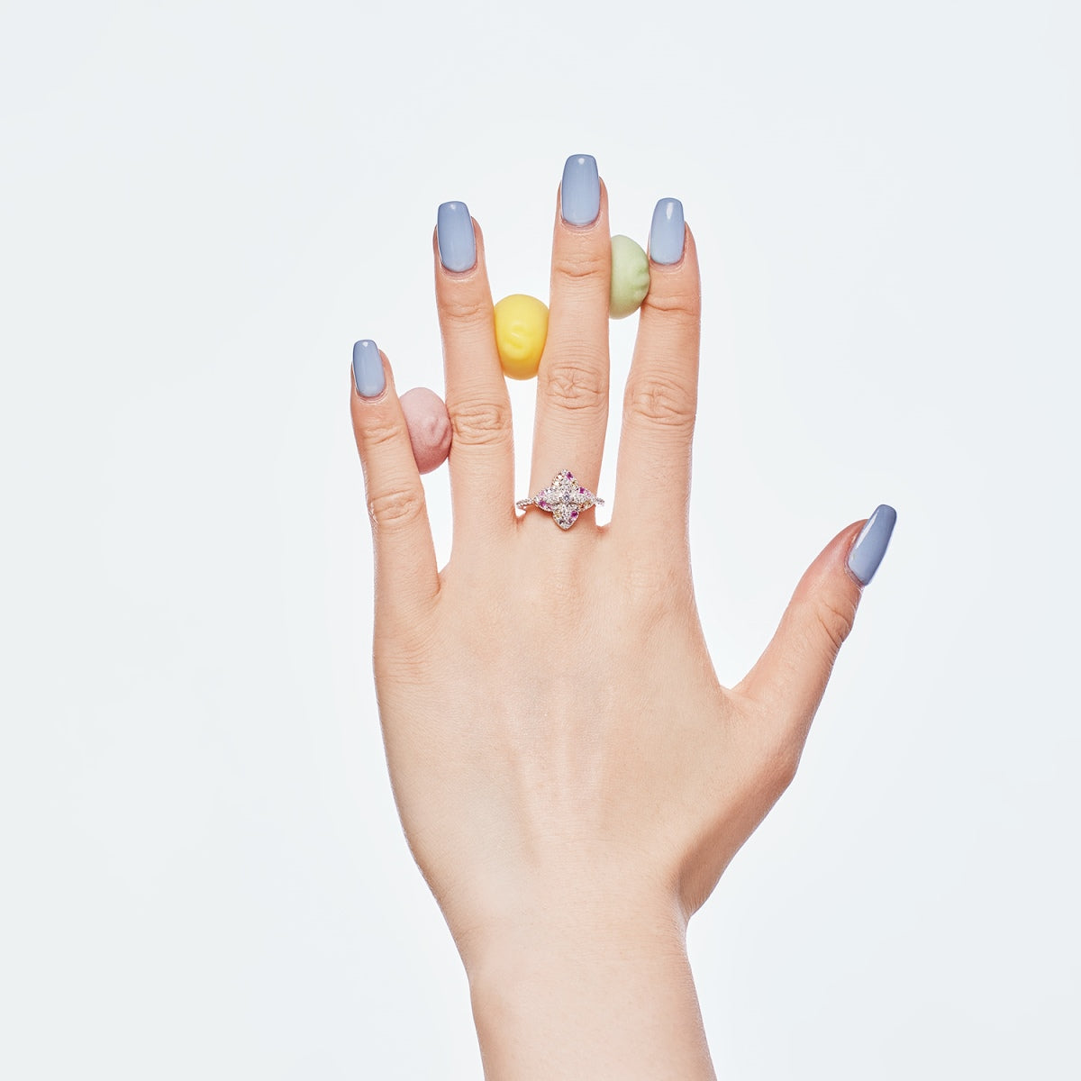 [Love More]Luxurious Colorful Flower Shape Banquet Ring