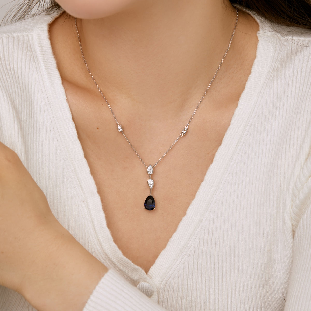 [Love More]Dazzling Pear Cut Necklace