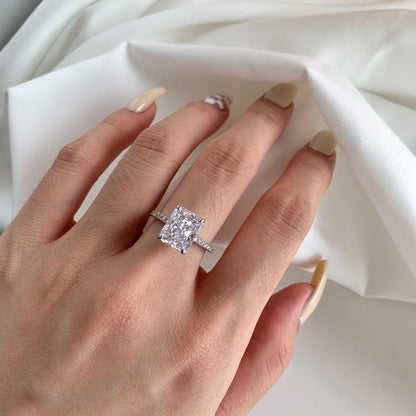 [Love More]4.0 Carat Luxurious Engagement Ring