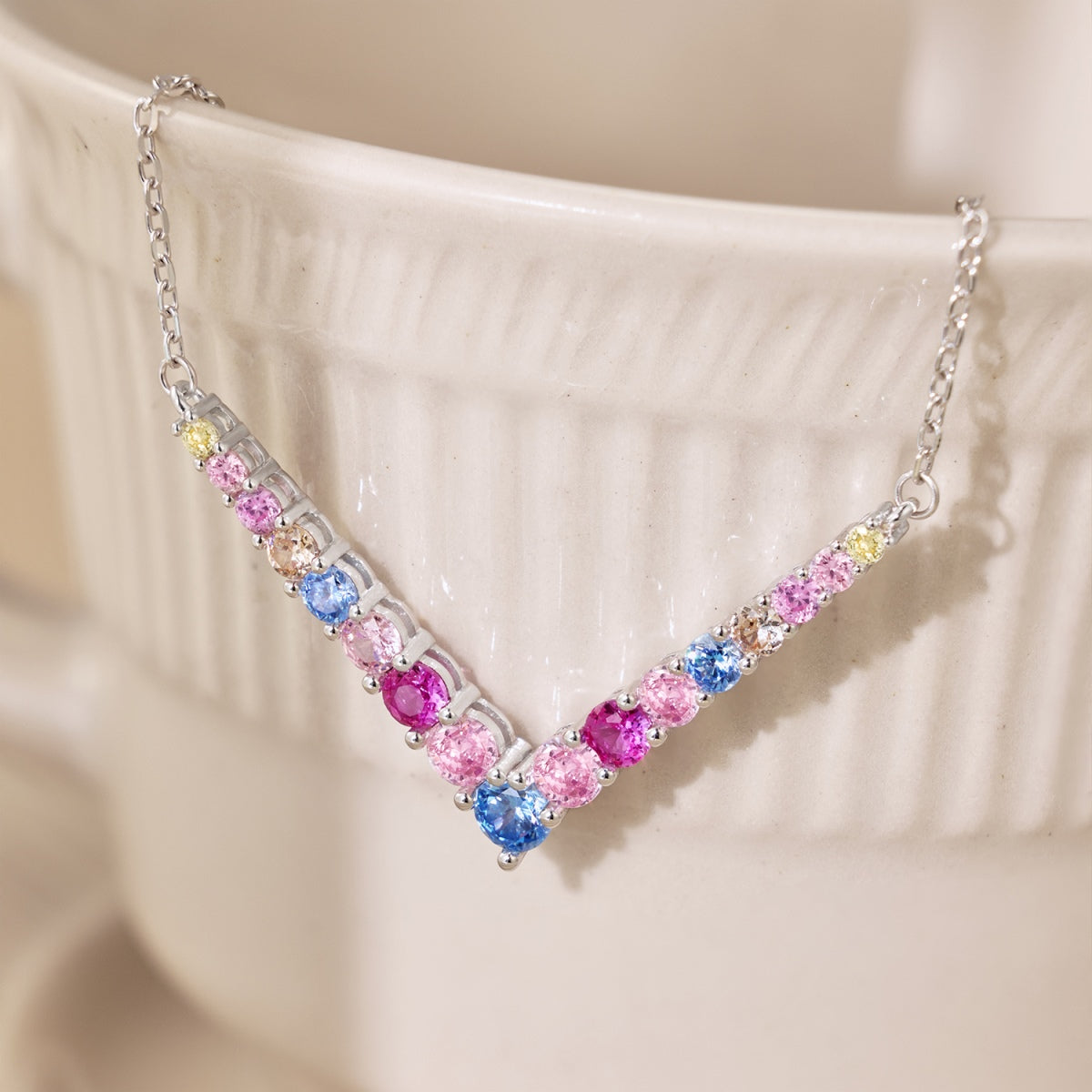 [Love More]Ornate Round Cut Necklace