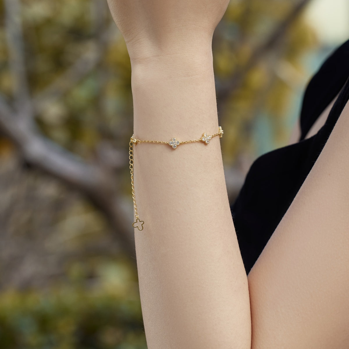 [Love More]Four-Leaf Clover Hollow Butterfly Bracelet