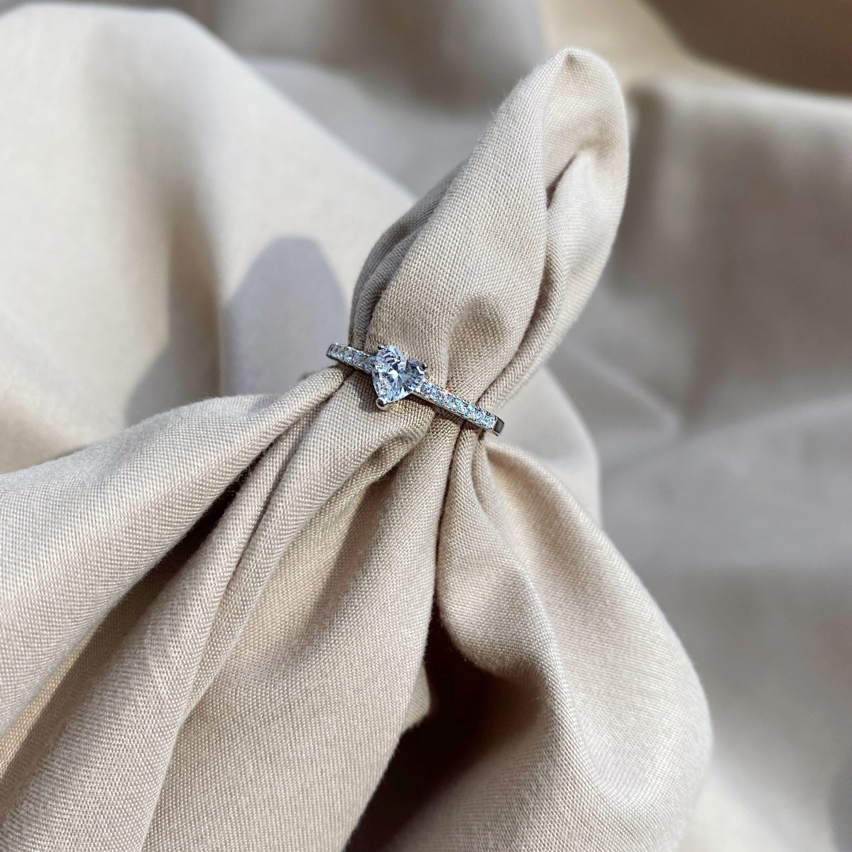 [Love More]0.5 Carat CaratEternity Charming Heart Shape Lover Ring