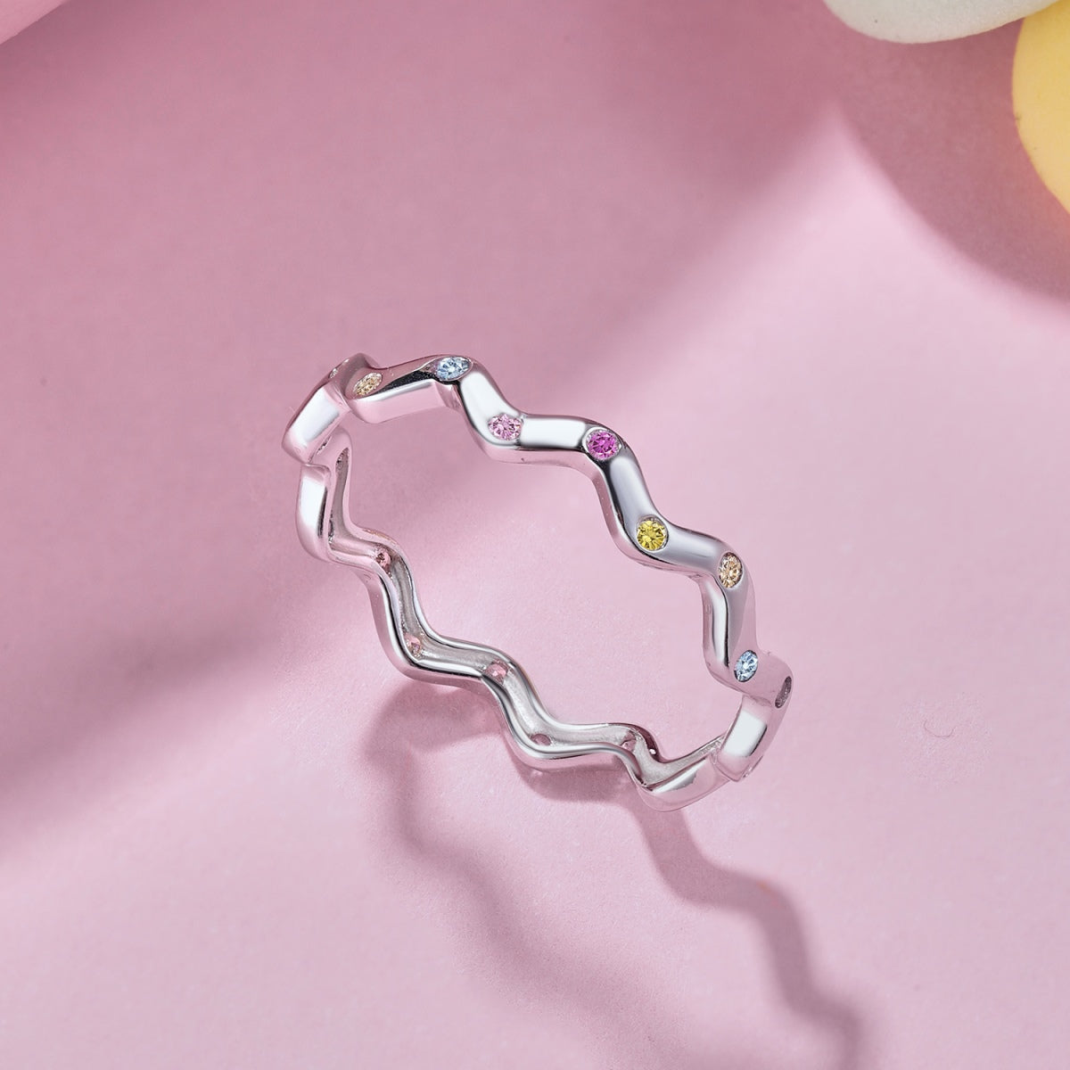[Love More]Ornate Vibrant Round Cut Daily Ring