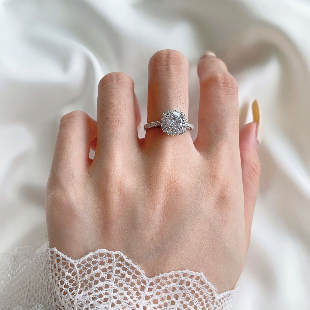 [Love More]Dazzling Resplendent Round Cut Wedding Ring