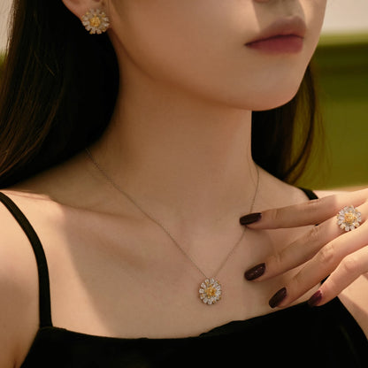 [Love More]Exquisite Daisy Necklace