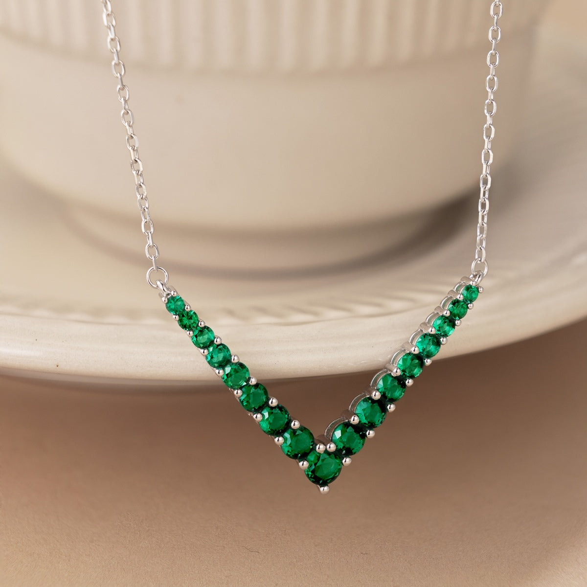 [Love More]Ornate Round Cut Necklace