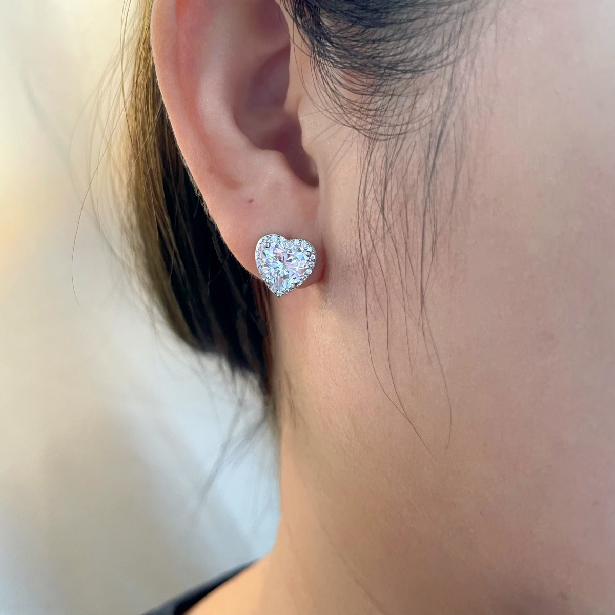 [Love More]Sparkling Heart Shape Lover Earrings