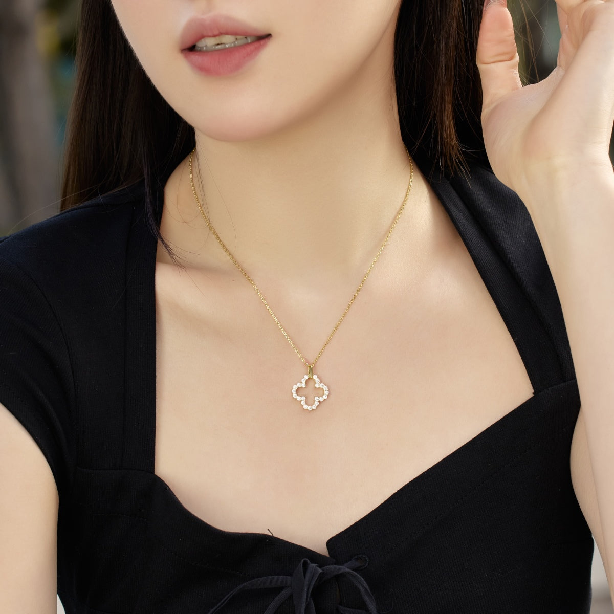 [Love More]Four-Leaf Clover Hollow Design Exquisite Necklace
