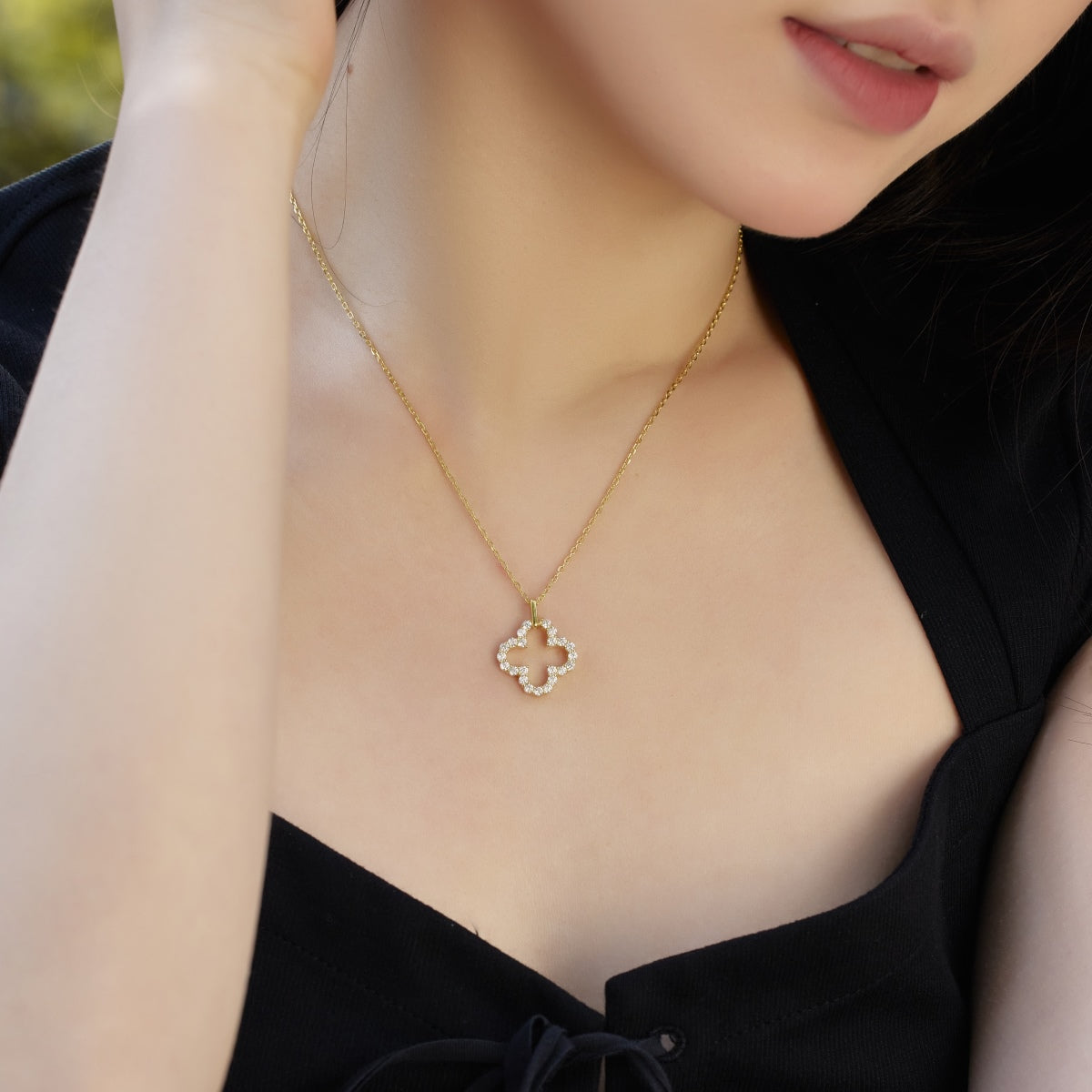 [Love More]Four-Leaf Clover Hollow Design Exquisite Necklace