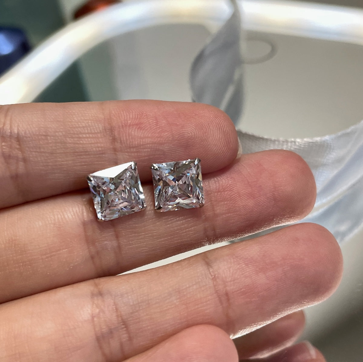[Love More]Ornate Square Shape Earrings