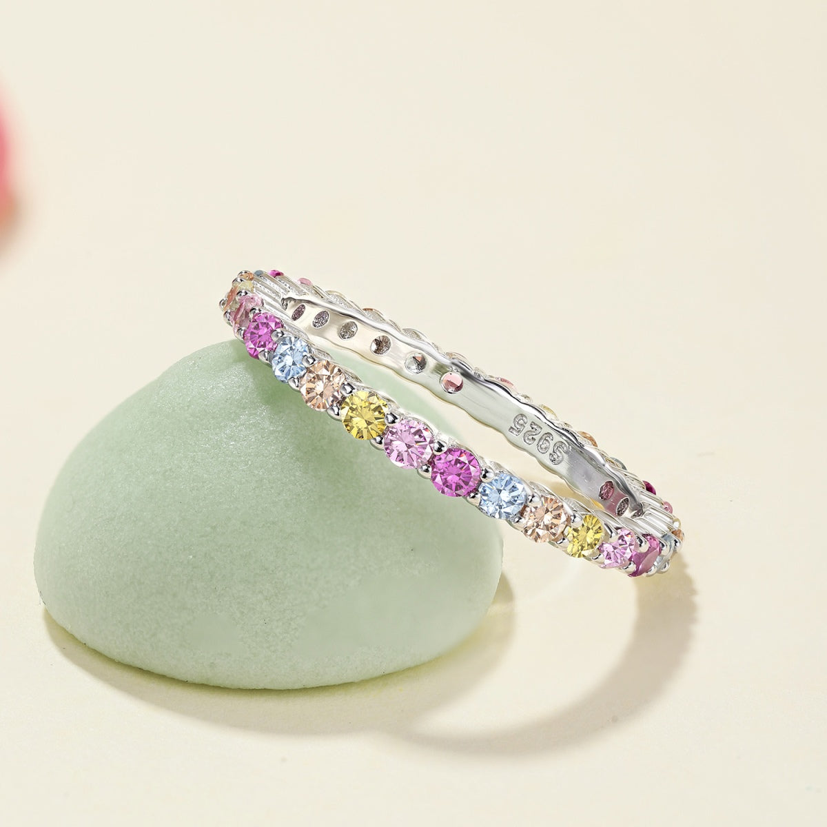 [Love More]Elegant Vivid Round Cut Daily Ring