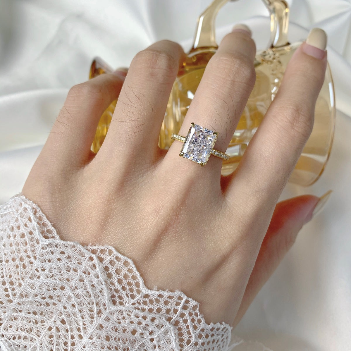 [Love More]4.0 Carat Luxurious Engagement Ring