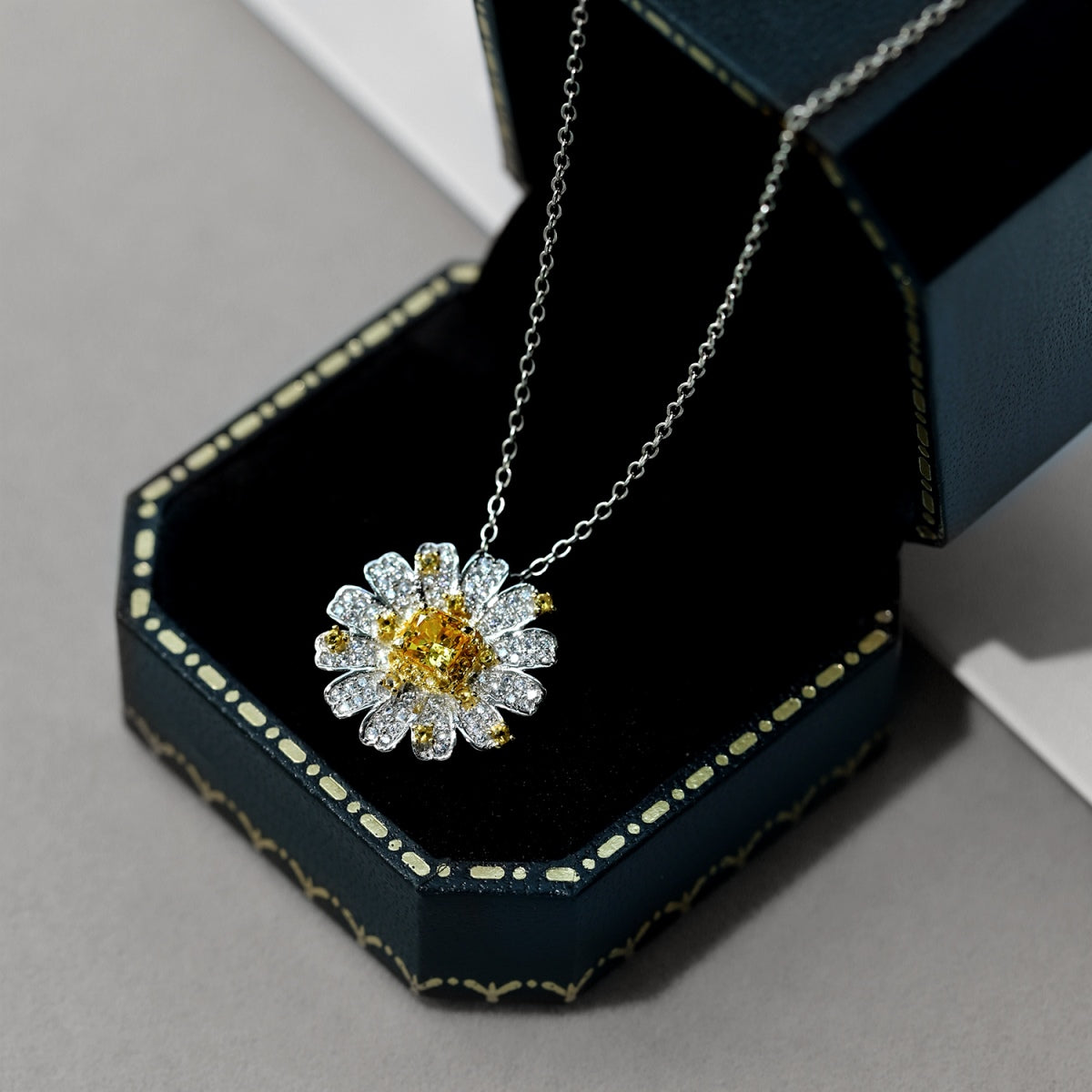 [Love More]Exquisite Daisy Necklace