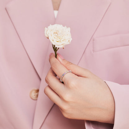 [Love More]Unique Scintillating Round Cut Daily Ring
