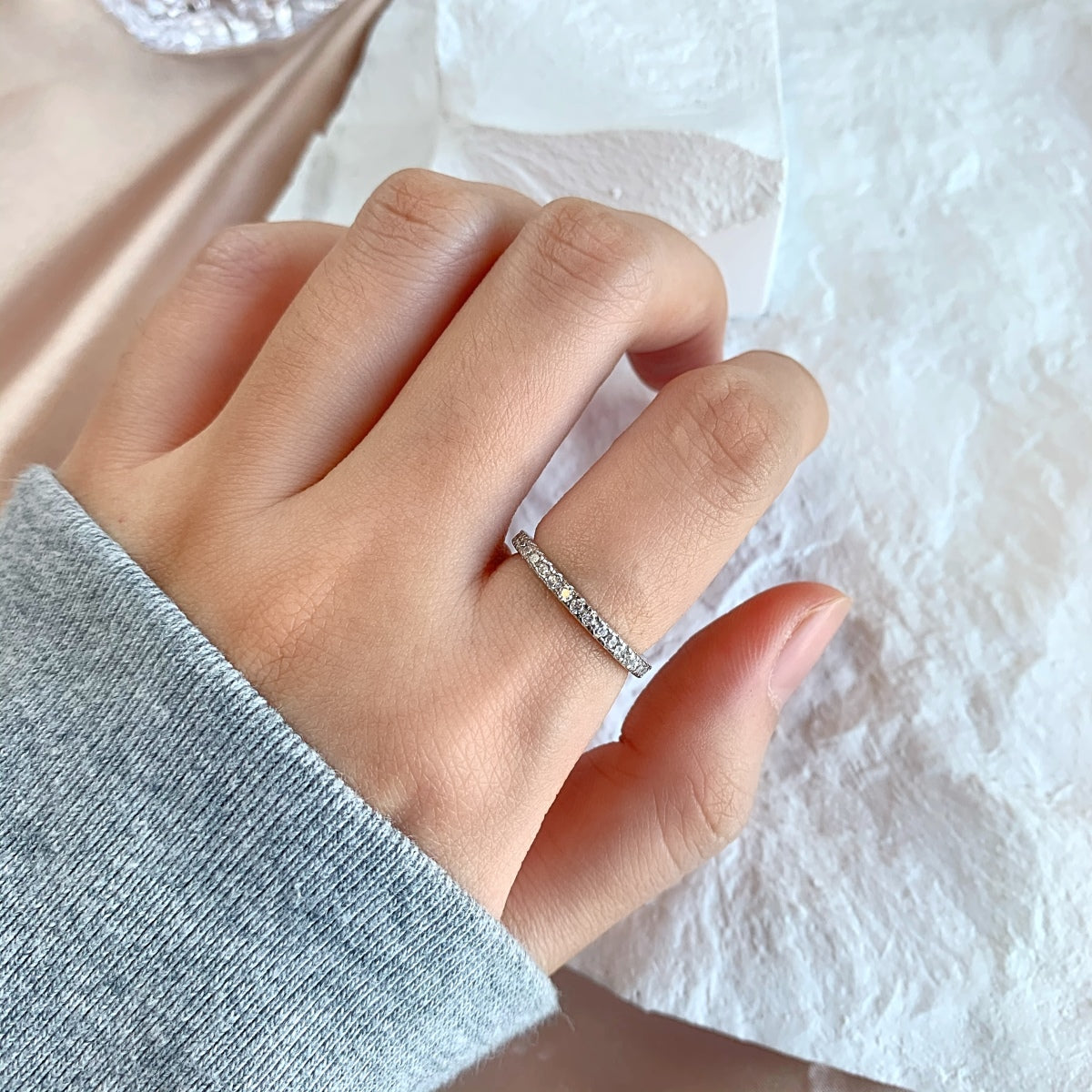 [Love More]Delicate Sparkling Round Cut Daily Ring