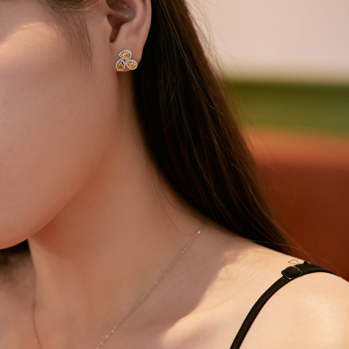 [Love More]Ornate Flower Shape Pear Cut Lover Earrings