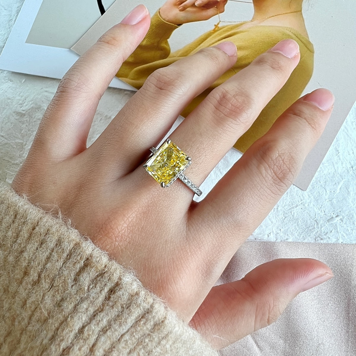 [Love More]4.0 Carat Luxurious Engagement Ring