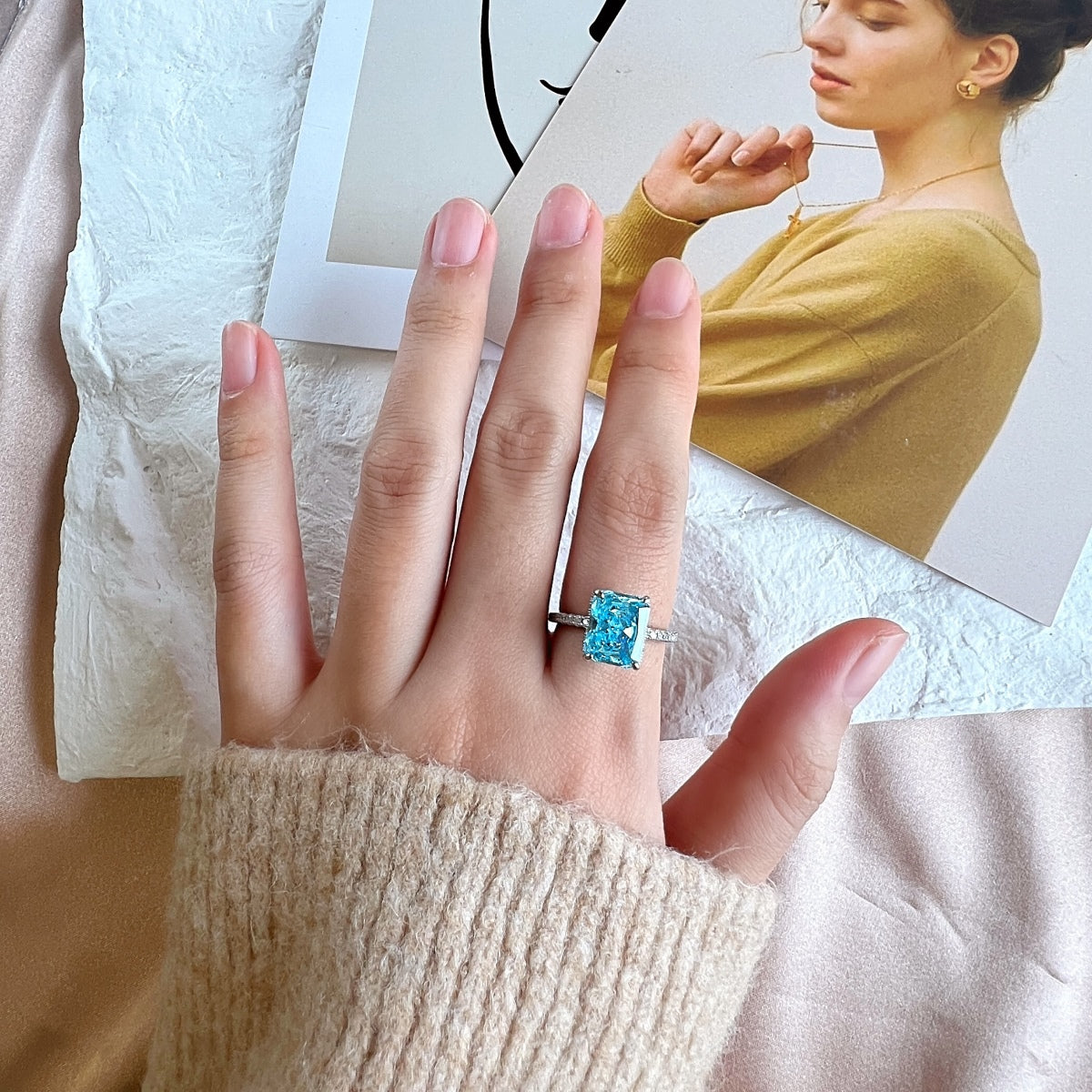 [Love More]4.0 Carat Luxurious Engagement Ring