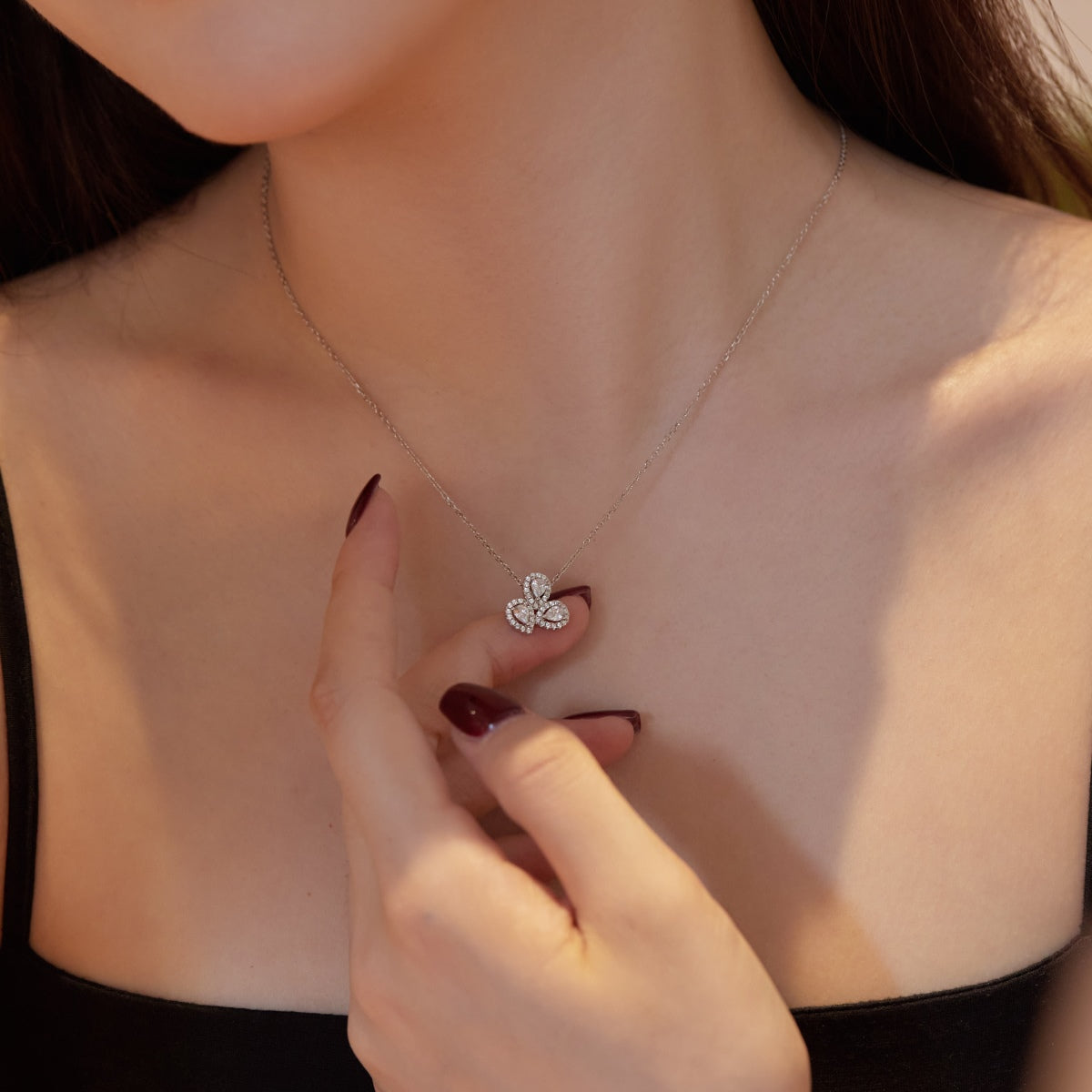 [Love More]Elegant Flower Shape Pear Cut Necklace