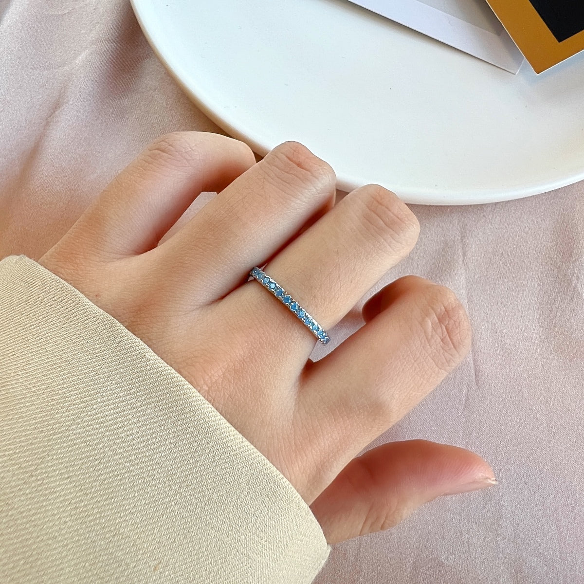 [Love More]Delicate Sparkling Round Cut Daily Ring