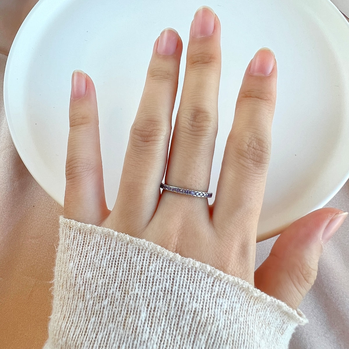 [Love More]Delicate Sparkling Round Cut Daily Ring