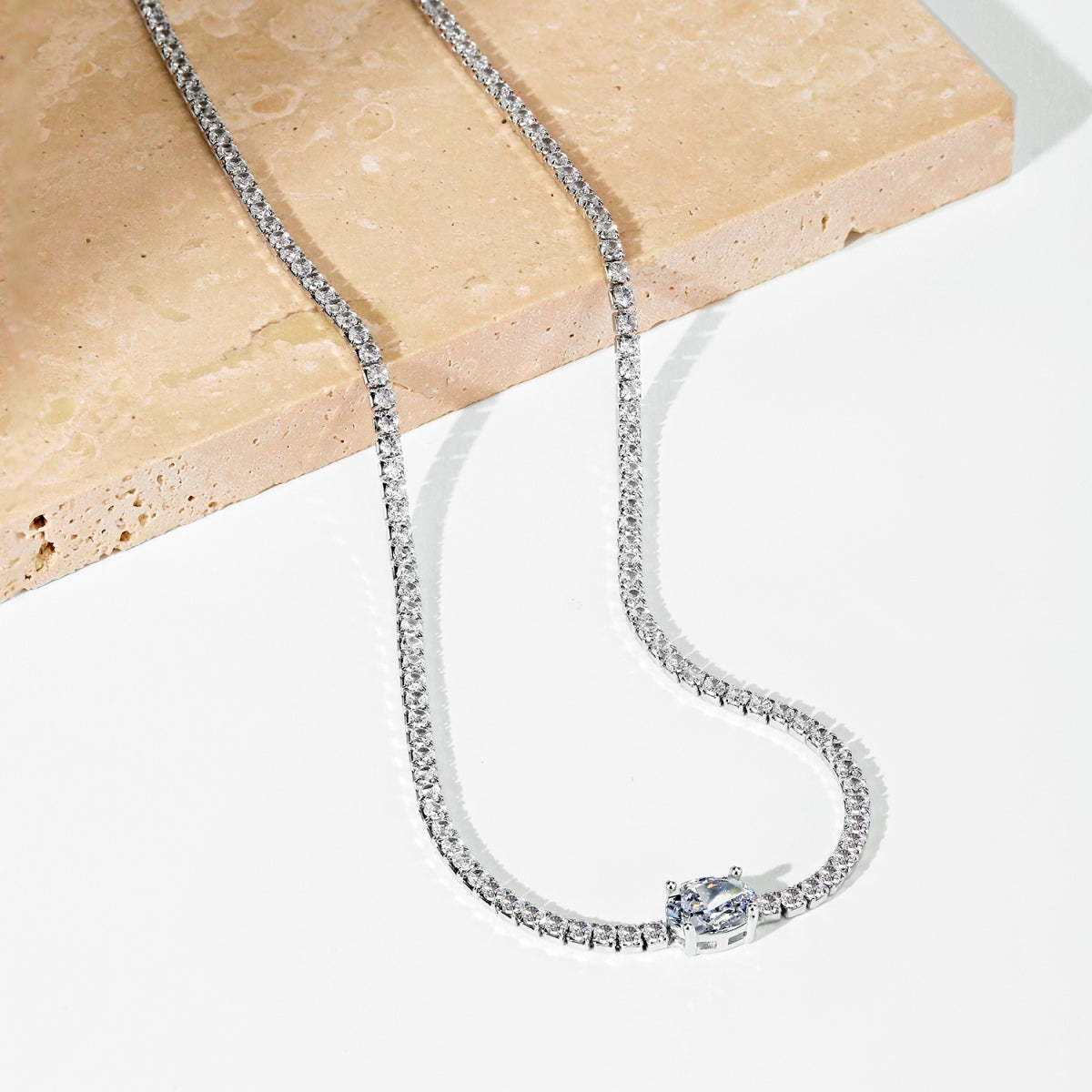 [Love More]1.0 Carat Shining Oval Cut Necklace