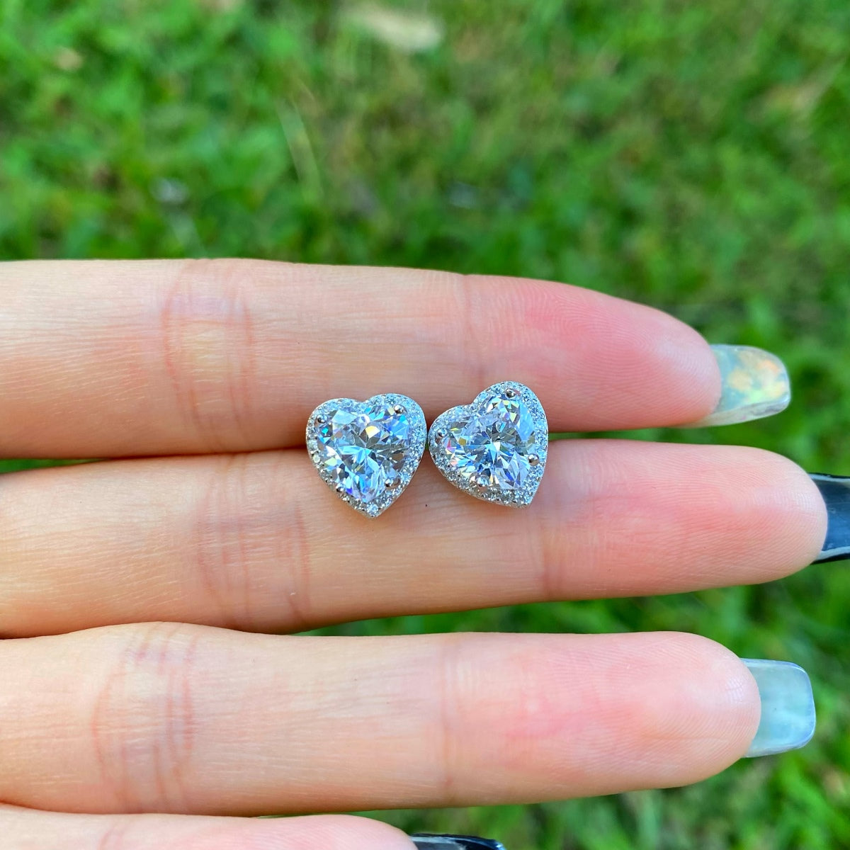 [Love More]Sparkling Heart Shape Lover Earrings