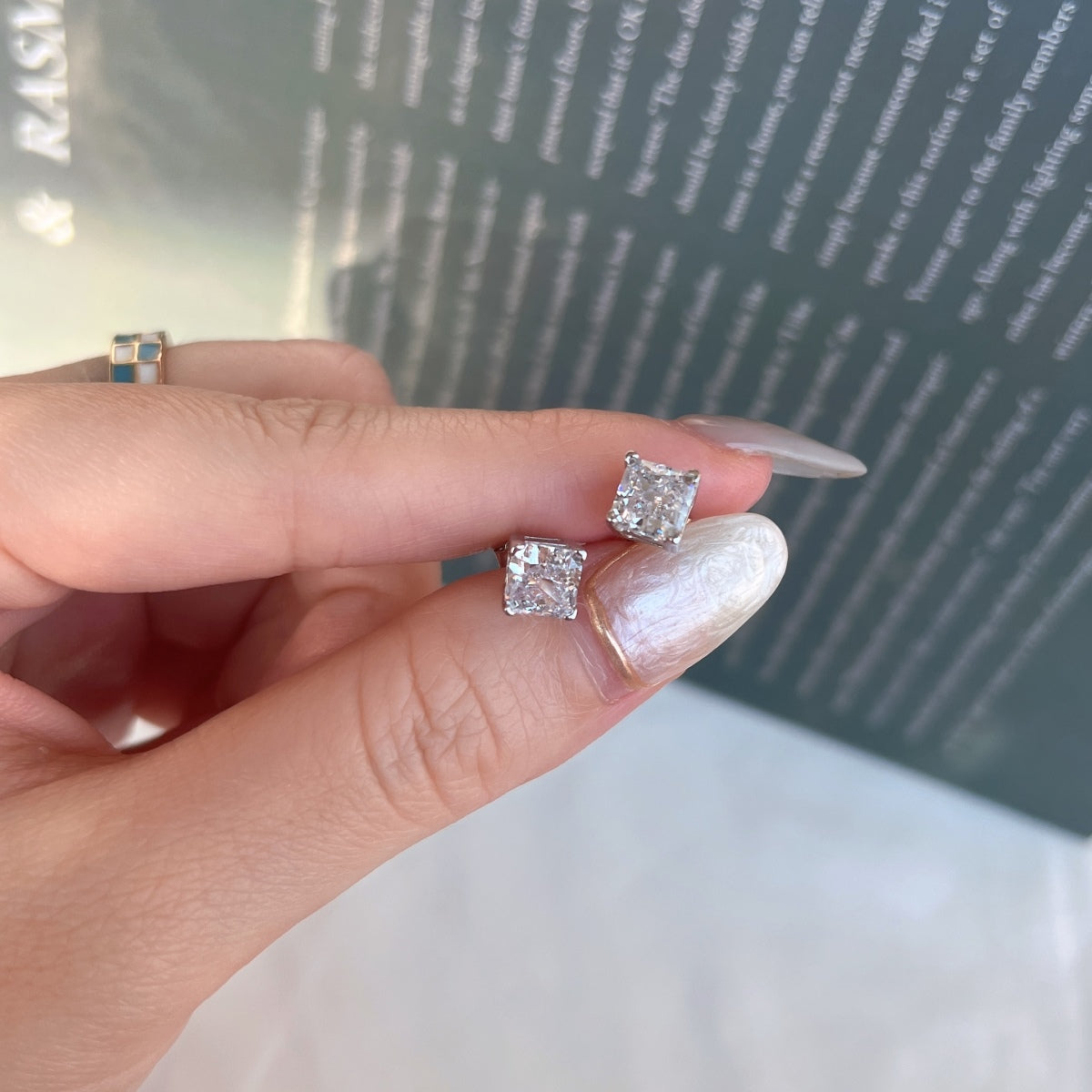 [Love More]1.0 Carat Radiant Princess Cut Wedding Earrings