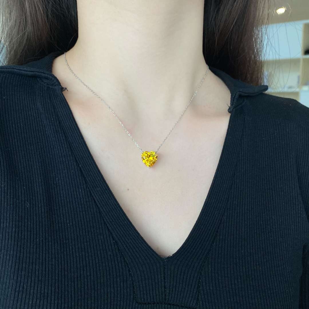 [Love More]6.0 carat Radiant Heart Shape Necklace