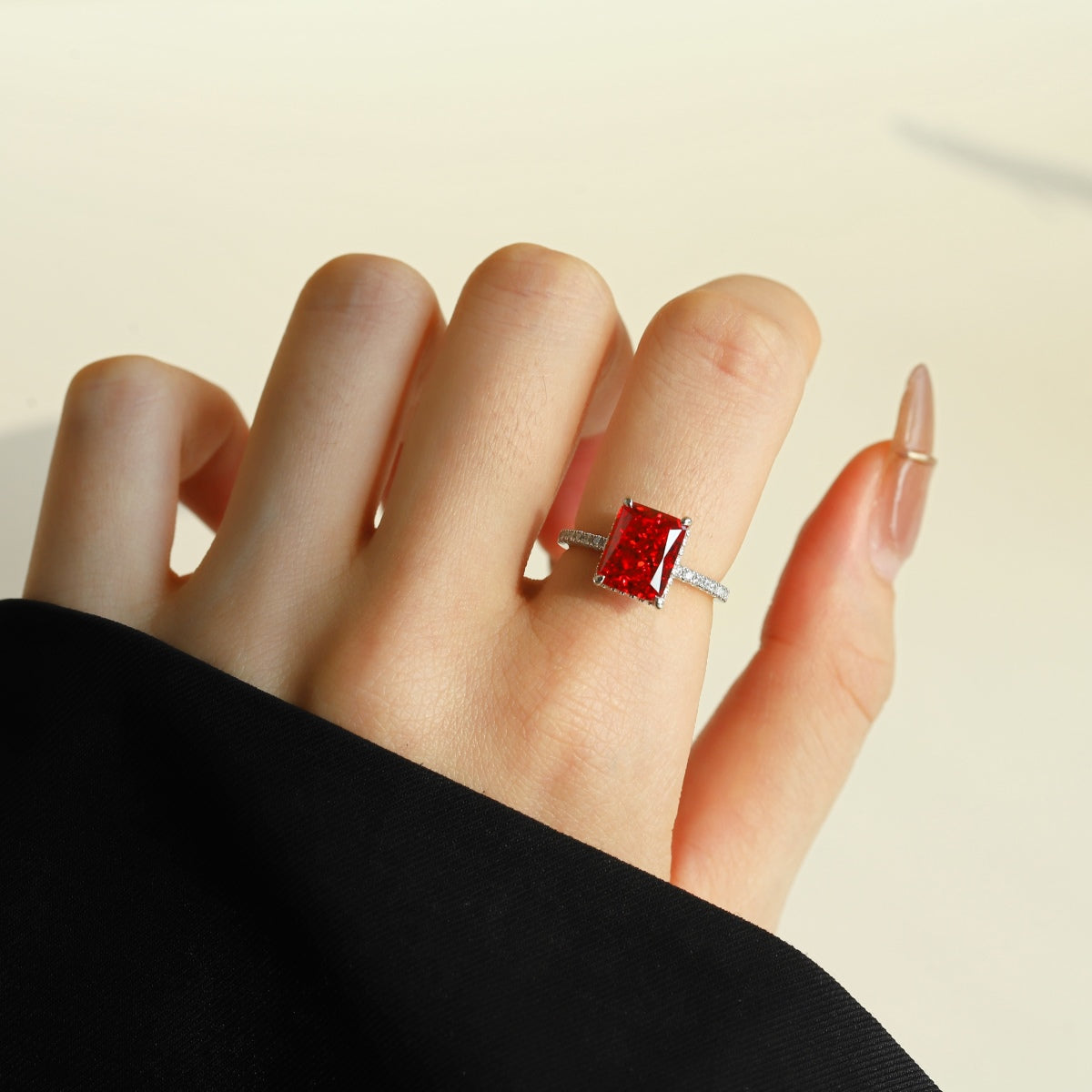 [Love More]4.0 Carat Luxurious Engagement Ring