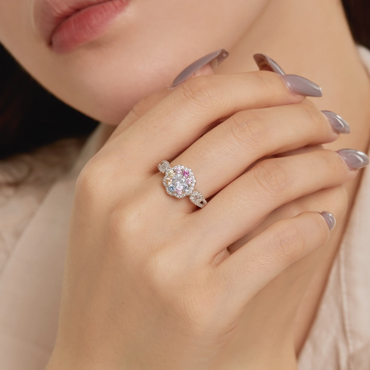 [Love More]Delicate Colorful Round Cut Flower Shape Wedding Ring