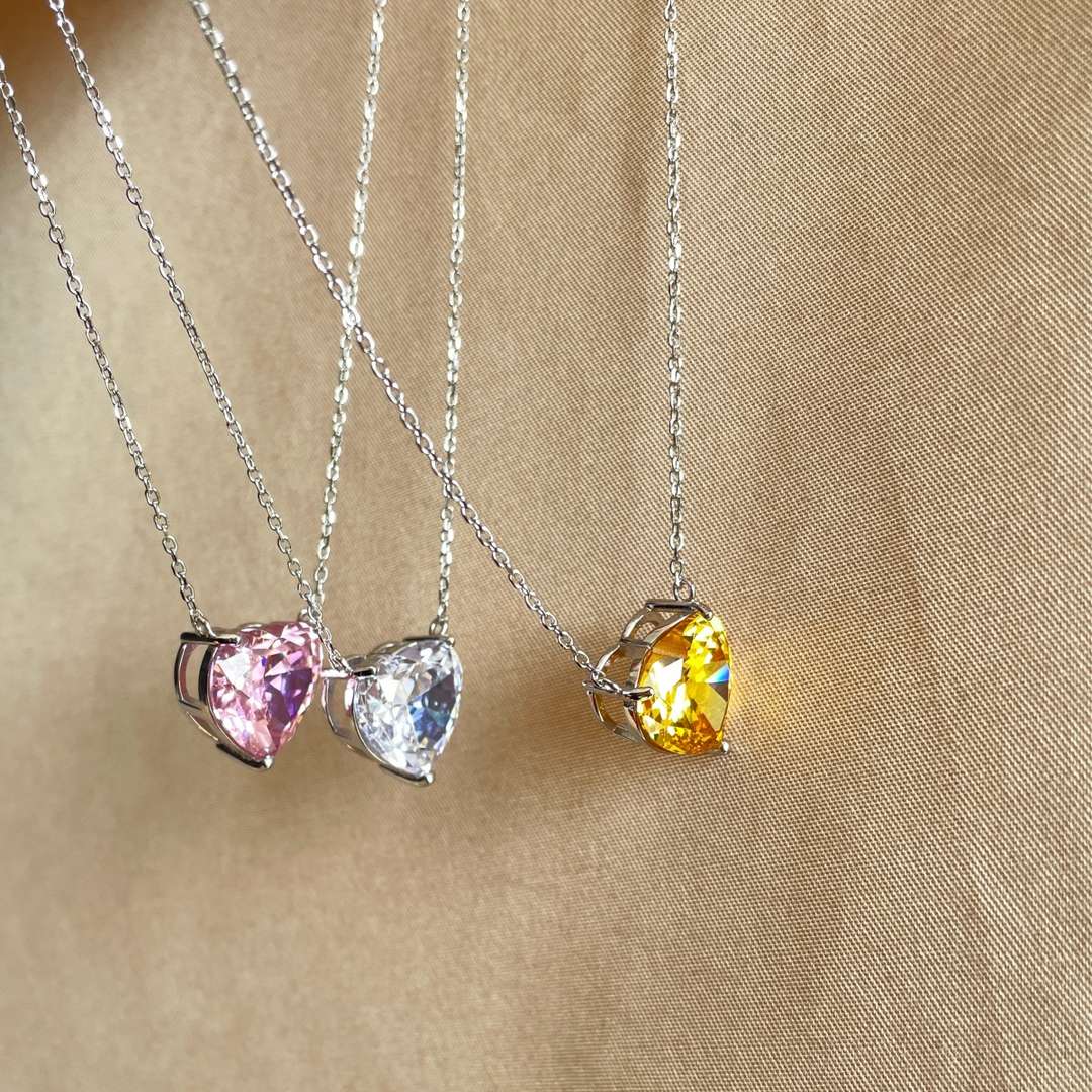 [Love More]6.0 carat Radiant Heart Shape Necklace