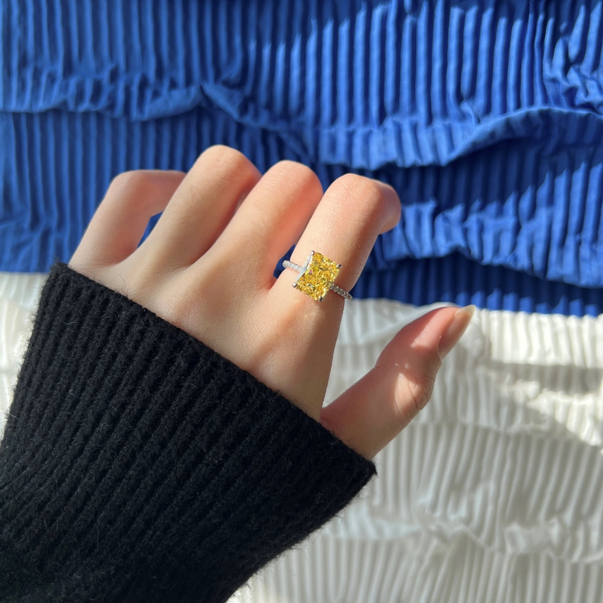 [Love More]4.0 Carat Luxurious Engagement Ring