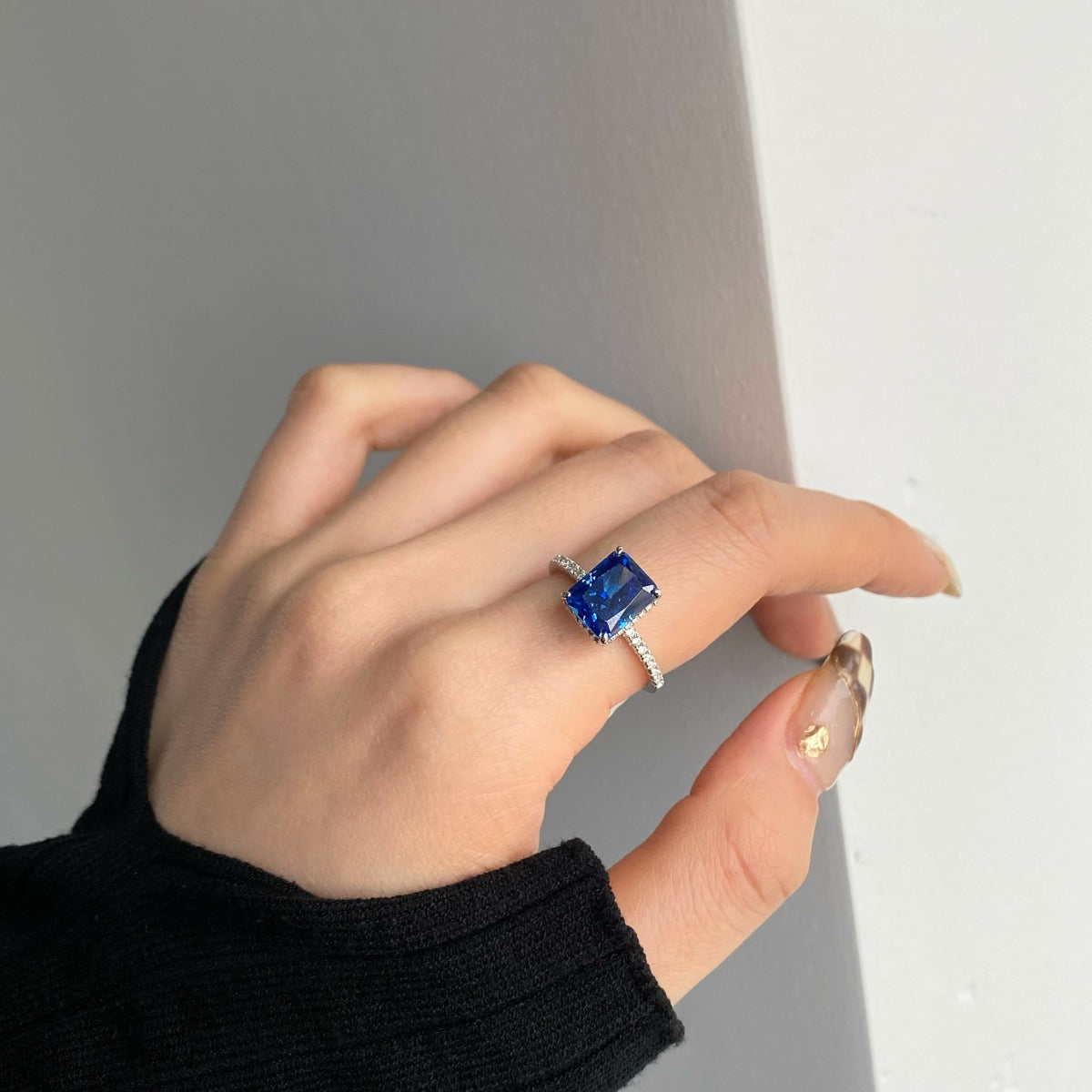 [Love More]4.0 Carat Luxurious Engagement Ring
