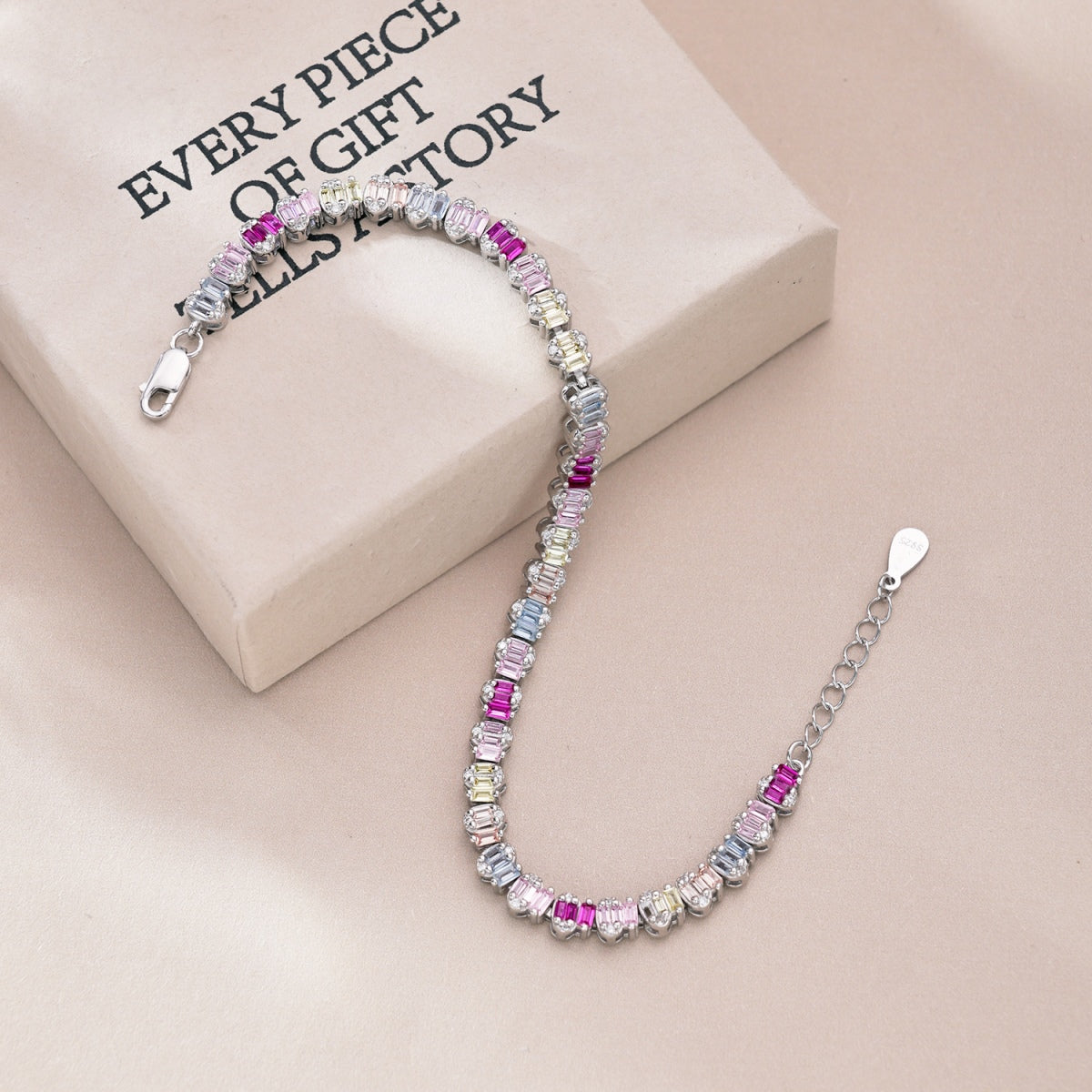 [Love More]Delicate Colorful Emerald Cut Party Bracelet
