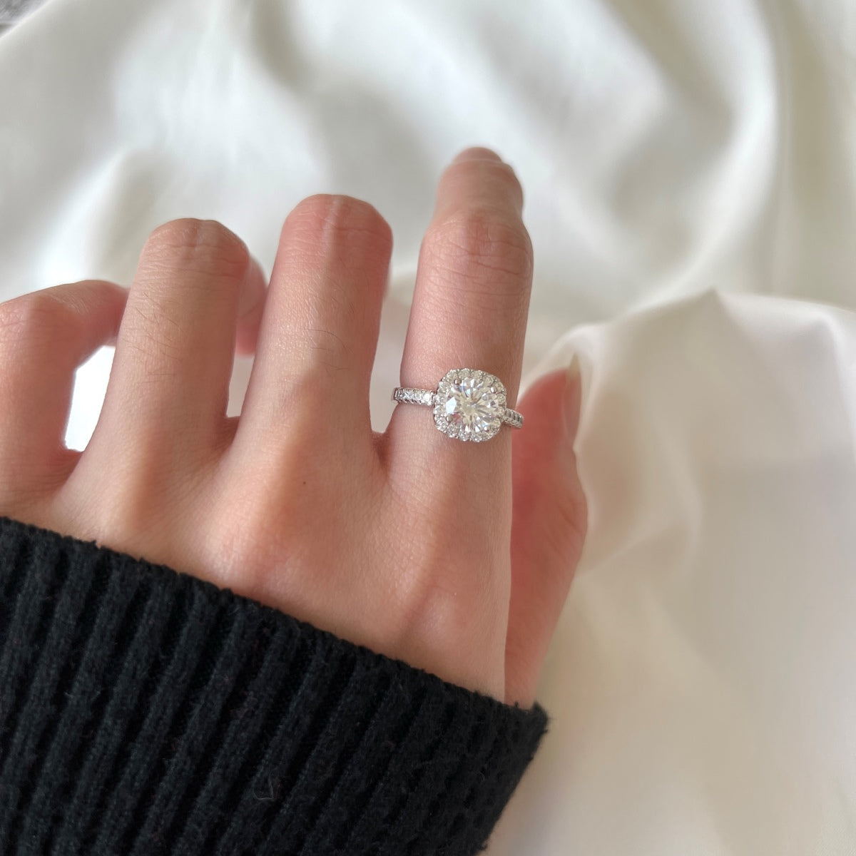 [Love More]Dazzling Resplendent Round Cut Wedding Ring