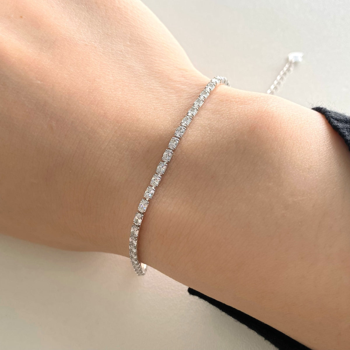 [Love More]Elegant Emerald Cut Daily Bracelet
