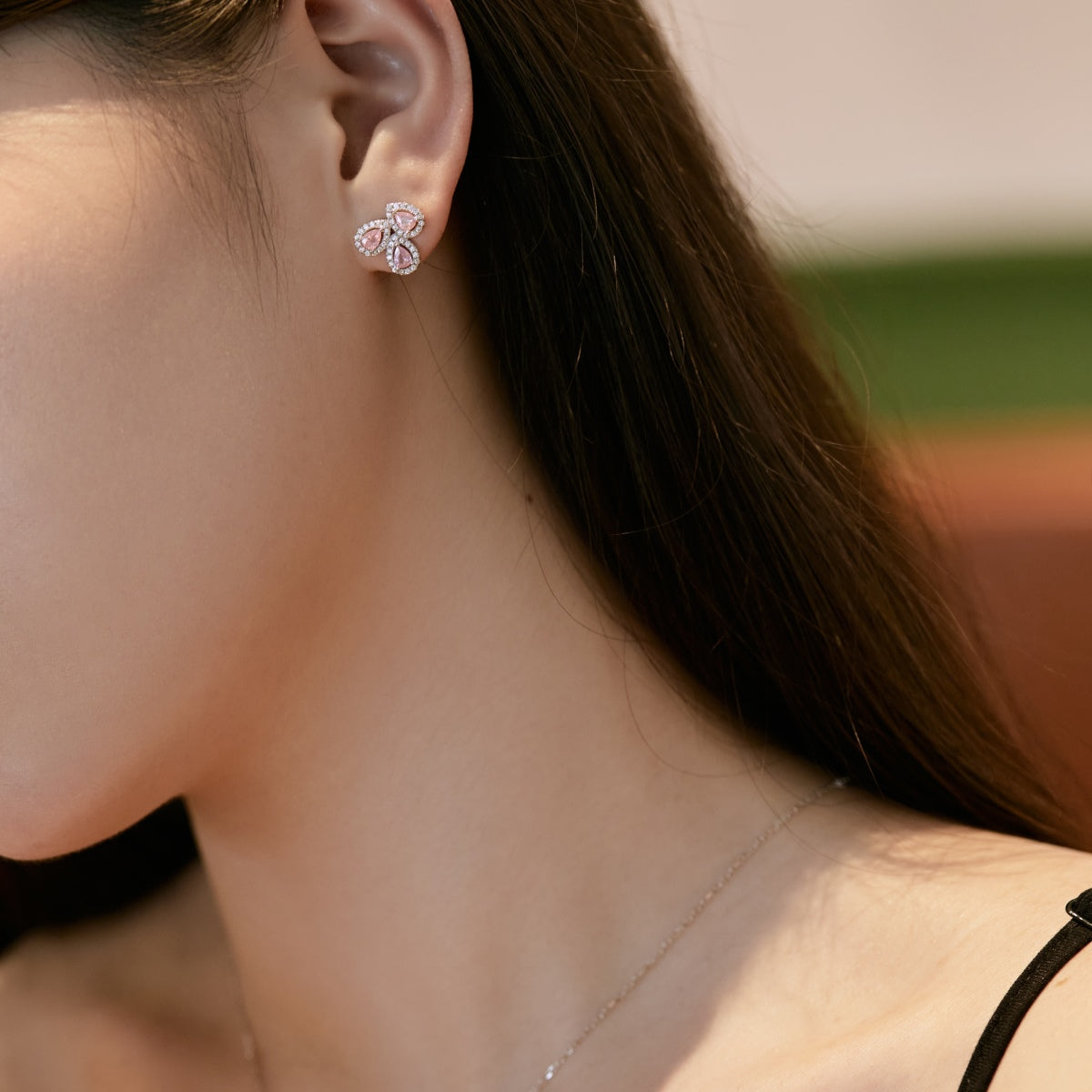 [Love More]Ornate Flower Shape Pear Cut Lover Earrings