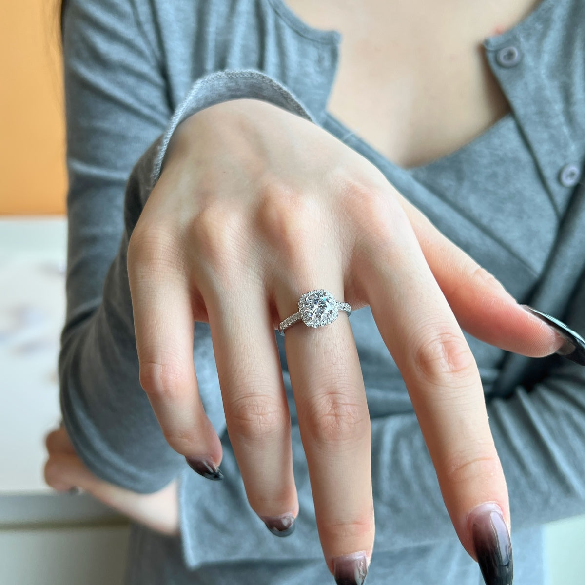 [Love More]Dazzling Resplendent Round Cut Wedding Ring