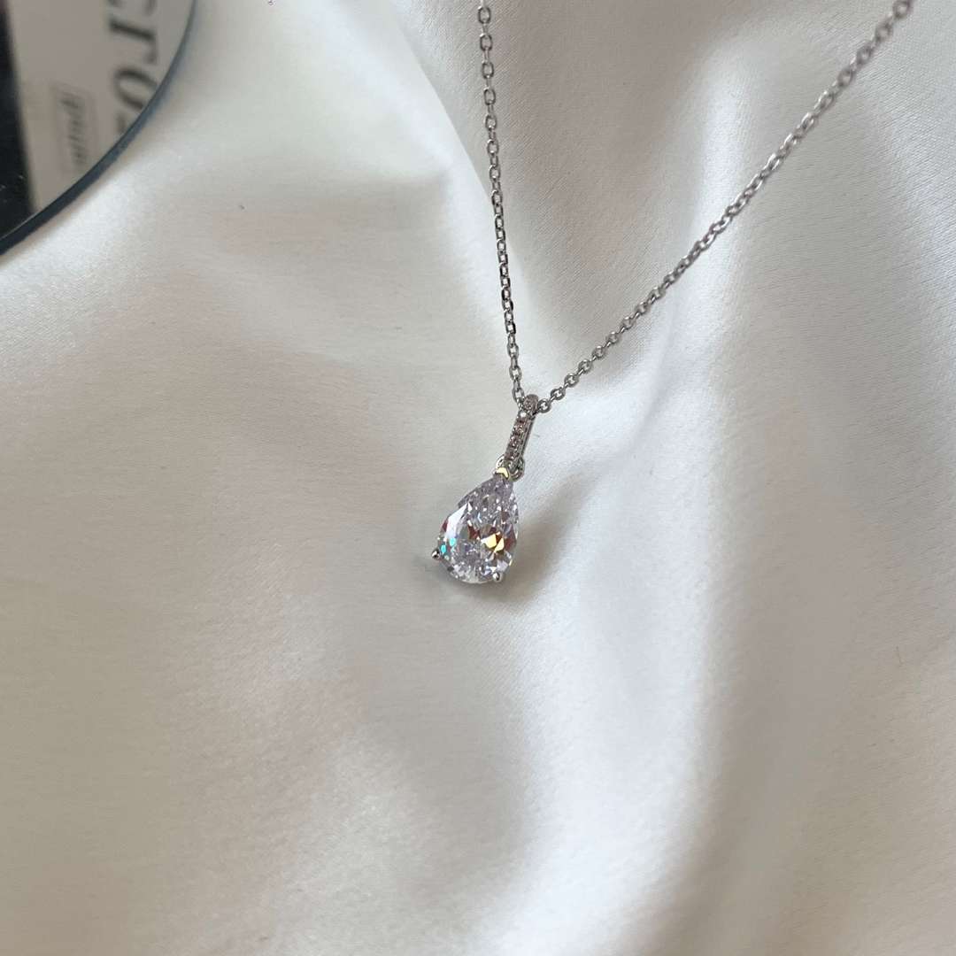 [Love More]Delicate Water Drop Shape Fashion Necklace