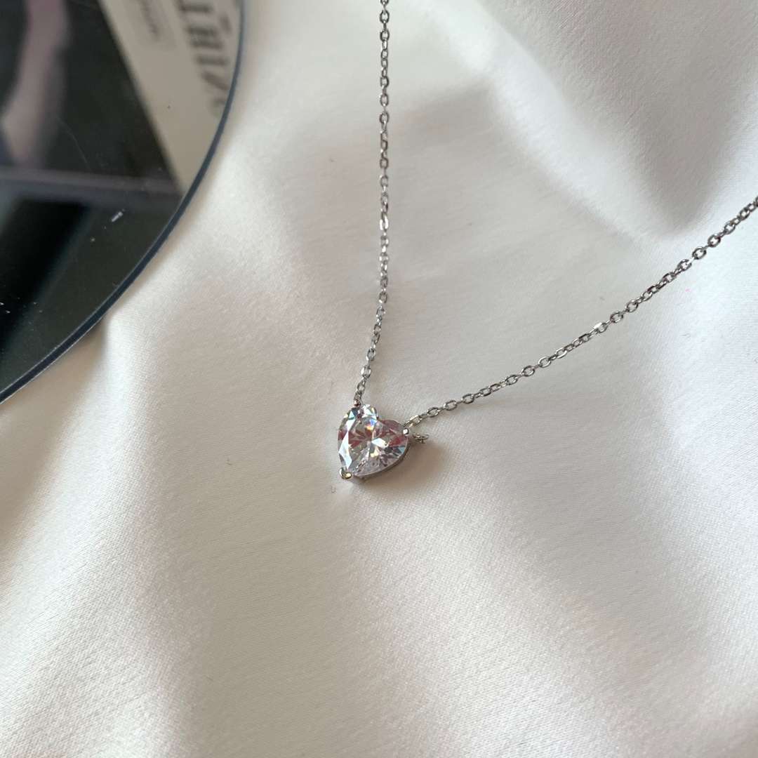 [Love More]Heart Shape Main Stone Pendant Collarbone Necklace